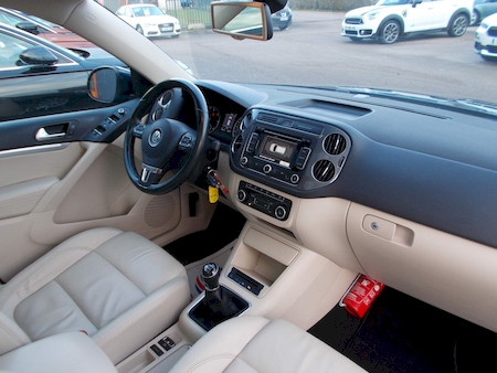 VOLKSWAGEN TIGUAN 2.0 TDI 140 CV BLUEMOTION TECHNOLOGY CARAT BV6   ********** 1 ERE MAIN AVEC 94236 KMS *******